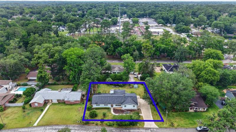 3 bedroom Single Family Residence at 550 SE 39th Terrace, Eastwood Park Estate, Ocala — photo 2