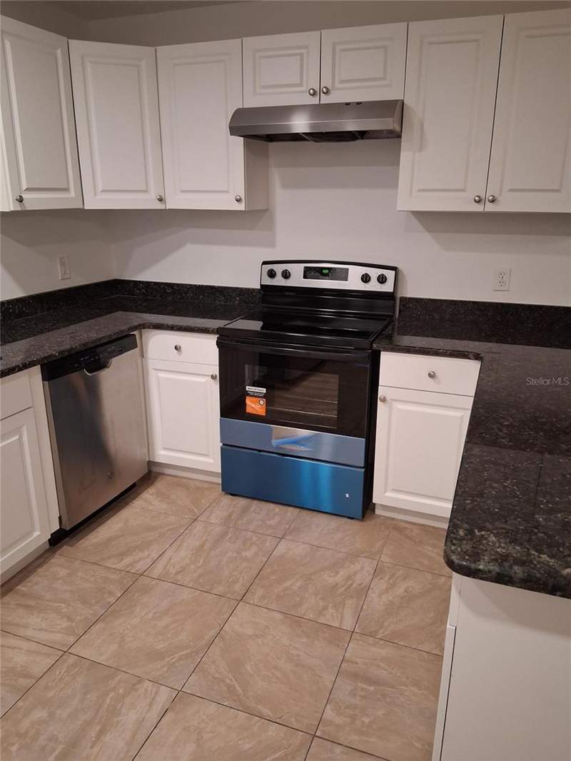 2 bedroom Condominium at 15301 W Pond Woods Drive #303, Quail Run, Tampa — photo 4