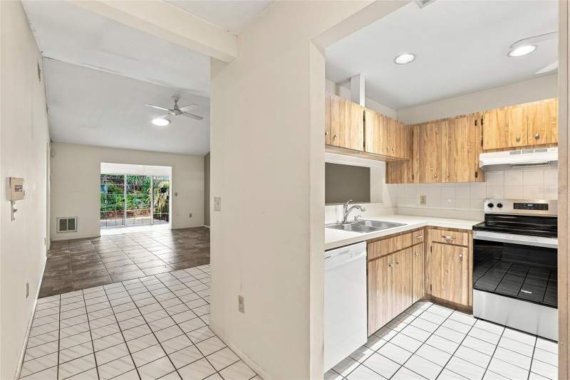 2 bedroom Villa at 1111 Thayer Street #1111, Bay Towne, Safety Harbor — photo 4