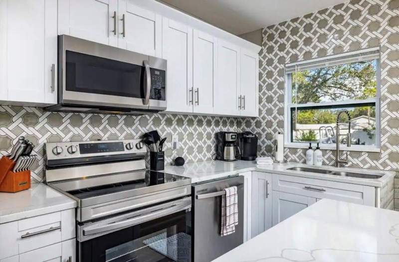 3 bedroom Single Family Residence at 1000 8th Avenue, Tranquil Pines Sub, Largo — photo 3
