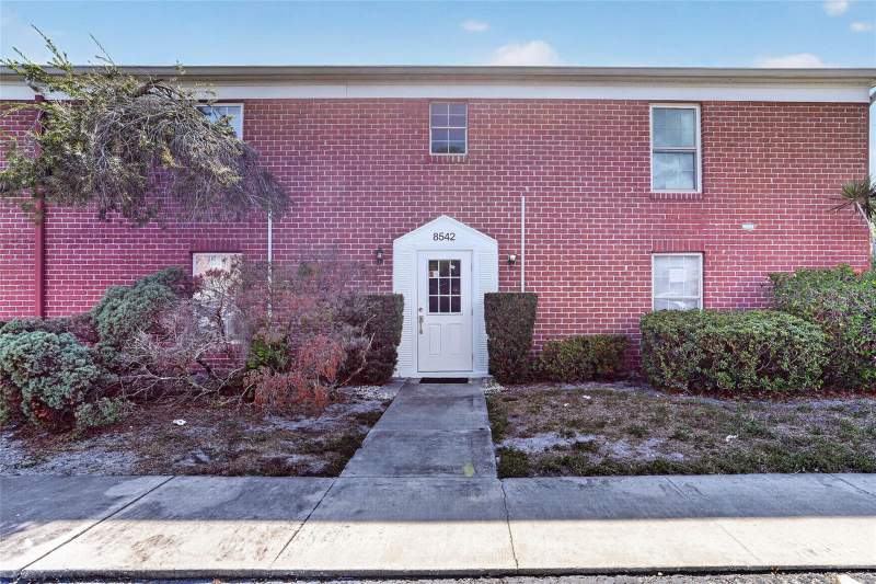1 bedroom Condominium at 8542 10th Street #B, Jamestown Condo, St Petersburg — photo 2