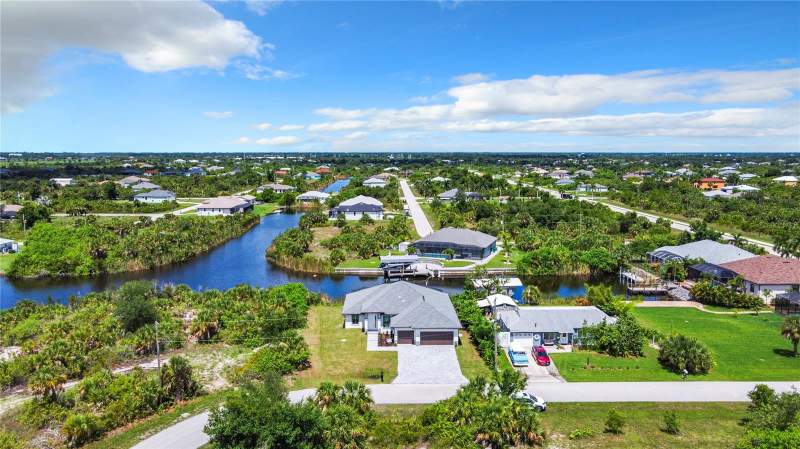 4 bedroom Single Family Residence at 14267 Montmarte Avenue, Port Charlotte Sec 87, Port Charlotte — photo 5