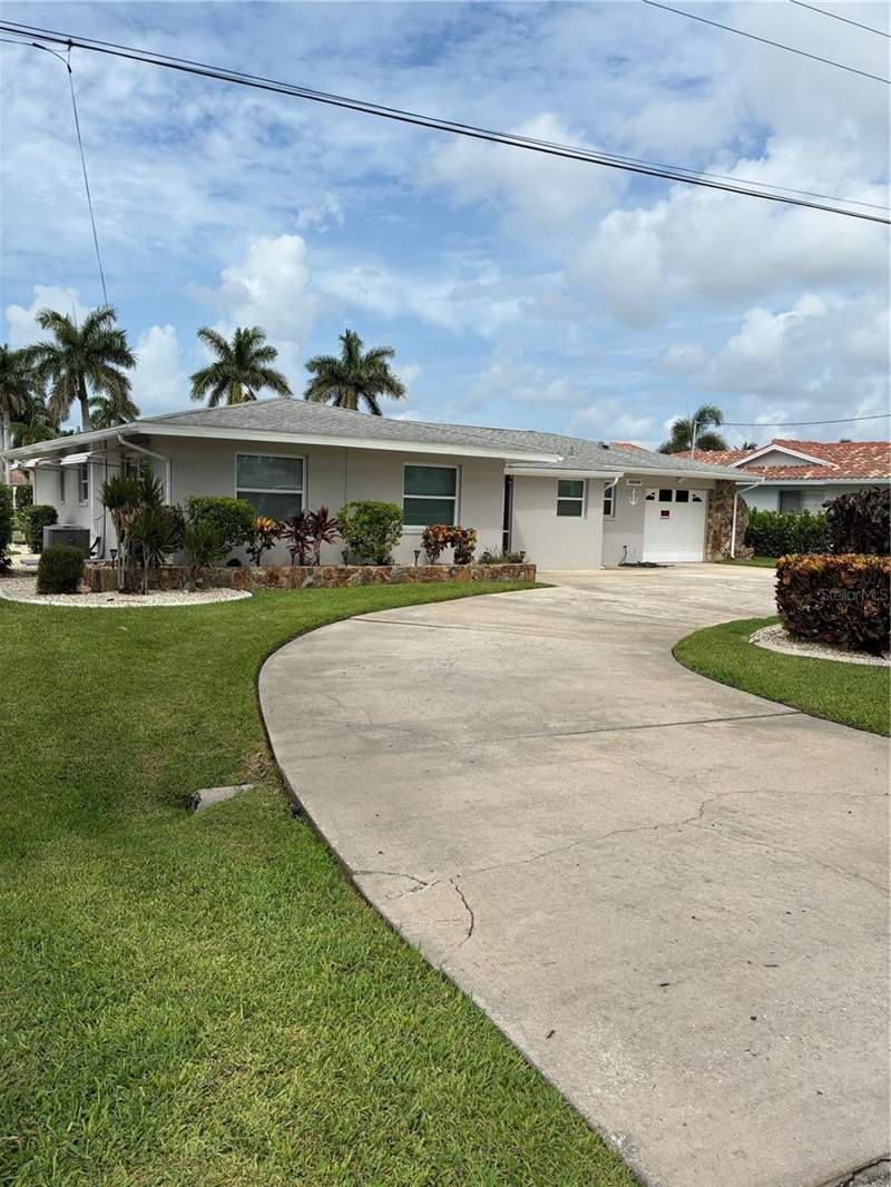 3 bedroom Single Family Residence at 5240 Seminole Court, Cape Coral, Cape Coral — photo 2
