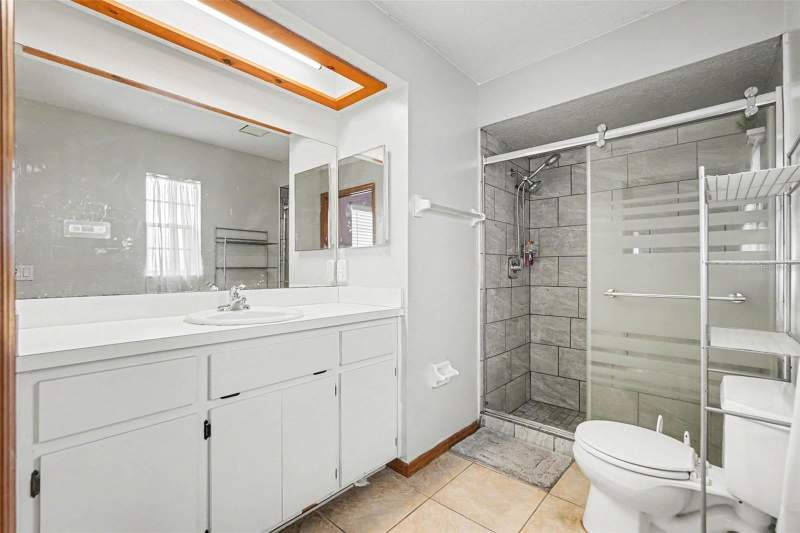 4 bedroom Single Family Residence at 11363 Norvell Road, Spring Hill Unit 18, Spring Hill — photo 5
