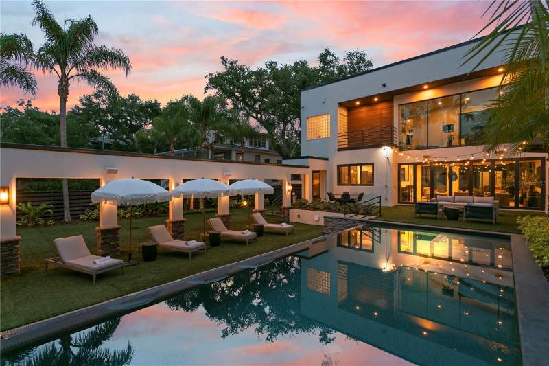 6 bedroom Single Family Residence at 2515 W Shell Point Road, Shell Point, Tampa — photo 2