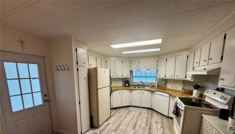 2 bedroom Manufactured Home at 5619 Bayshore Road #240, Terra Ceia Manor Co-Op, Palmetto — photo 4