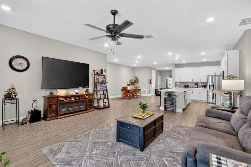 3 bedroom Single Family Residence at 9839 SW 40th Terrace, Kingsland Country Estate, Ocala — photo 5