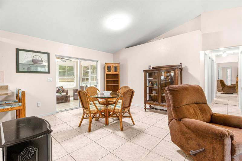 3 bedroom Single Family Residence at 645 SE 56th Avenue, Delcrest, Ocala — photo 5