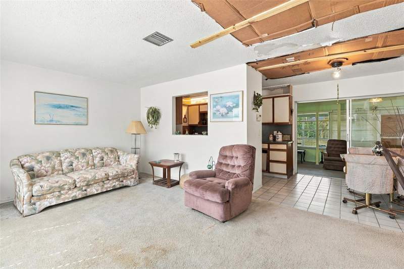 2 bedroom Single Family Residence at 201 Fountain Street, Port Charlotte Sec 032, Port Charlotte — photo 4