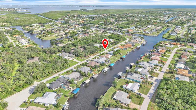 3 bedroom Single Family Residence at 4083 Rock Creek Drive, Port Port Charlotte Sec 37, Port Charlotte — photo 2