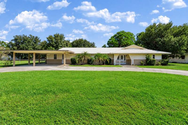 4 bedroom Single Family Residence at 4811 Mac Donald Street, Crooked Lake Park Tr 05, Lake Wales — photo 2