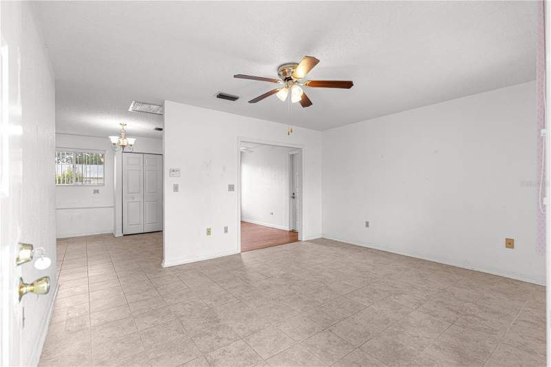 2 bedroom Single Family Residence at 8208 SW 108th Lane Road, Oak Run 05, Ocala — photo 3