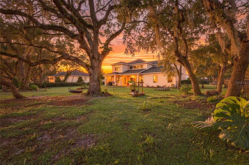 5 bedroom Single Family Residence at 12754 Seronera Valley Court, Serengeti Unit 01, Spring Hill — photo 2