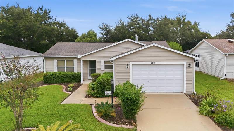 3 bedroom Single Family Residence at 2800 Plainridge Loop, Villages Of Sumter, The Villages — photo 2
