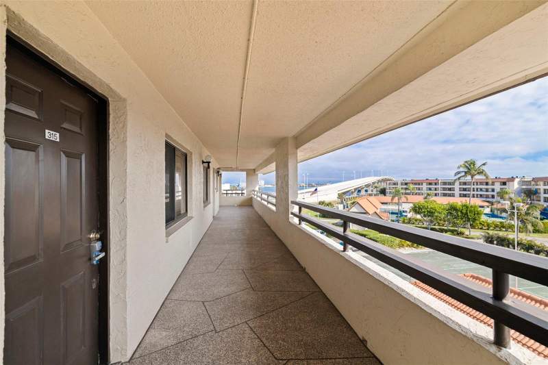 2 bedroom Condominium at 106 1st Street #315, Village At Tierra Verde Condo, Tierra Verde — photo 5