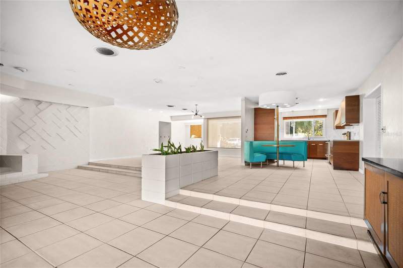 3 bedroom Single Family Residence at 801 Pinellas Point Drive, Bay Vista Park Rep, St Petersburg — photo 5