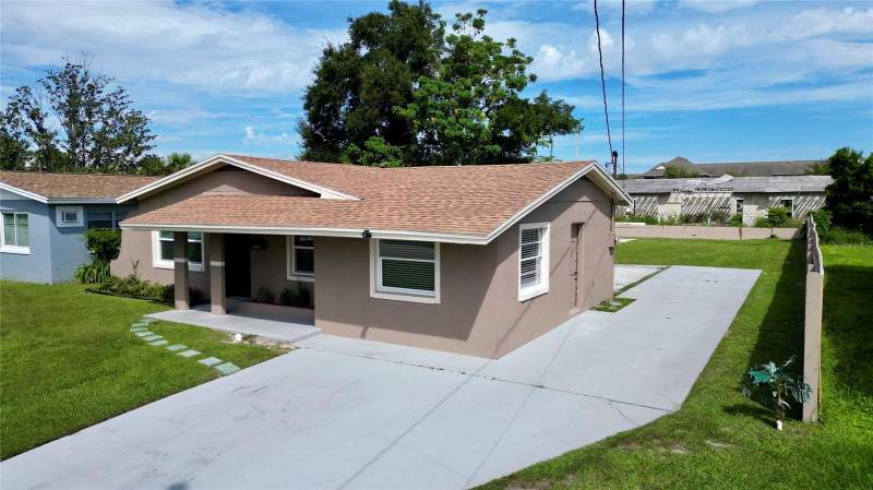 4 bedroom Single Family Residence at 2041 W Gore Street, Bunche Manor, Orlando — photo 2