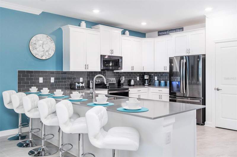 8 bedroom Single Family Residence at 2766 Oxymoron Way, Cove At Storey Lake III, Kissimmee — photo 3