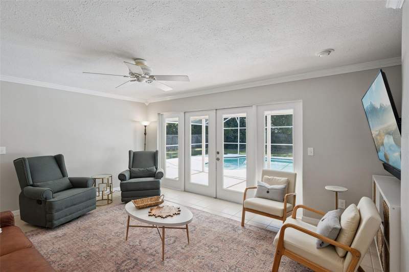 4 bedroom Single Family Residence at 309 Hickory Drive, Sweetwater Oaks Sec 06, Longwood — photo 3