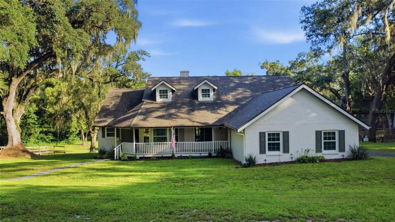 4 bedroom Single Family Residence at 19832 W Eldorado Drive, Eldorado Heights Eaton Sub, Eustis — photo 2