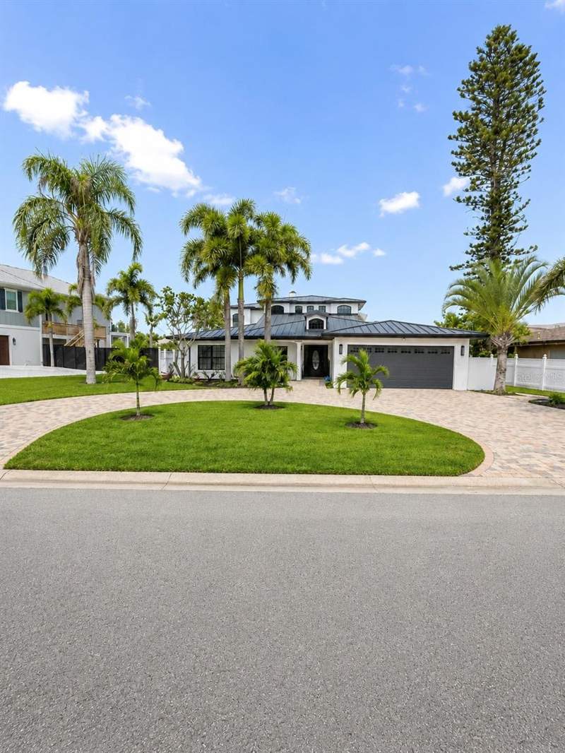 Bath Club EstatesHomes for Sale in North Redington Beach, FL