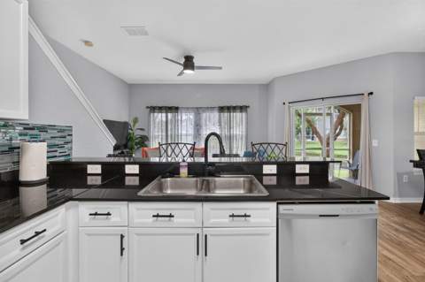 10844 Dragonwood Drive, Tampa FL - photo 7 of 26