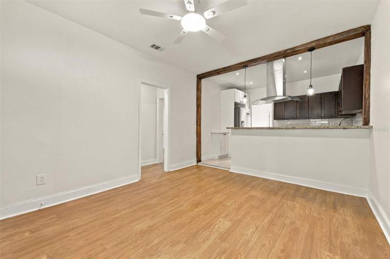 5 bedroom Single Family Residence at 2005 E North Bay Street, Strathmore, Tampa — photo 4