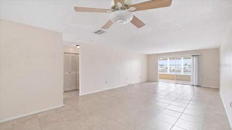 5925 Shore Boulevard #302, Gulfport FL - photo 10 of 29