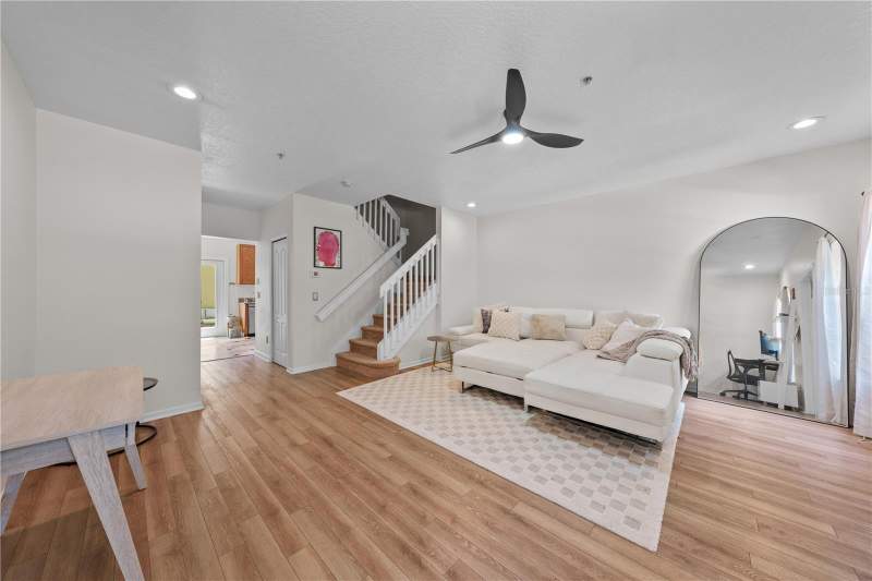 2 bedroom Townhouse at 241 DEEPCOVE ROAD, DANIELS LNDG A-J, WINTER GARDEN — photo 3