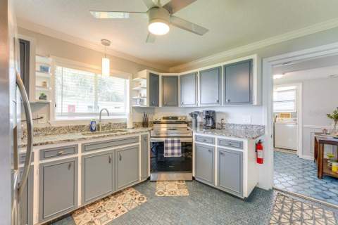900 N Harbor Terrace, Tavares FL - photo 15 of 58
