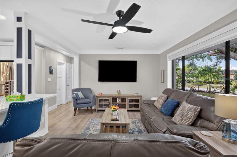 3 bedroom Single Family Residence at 2901 70th Street, Tyrone Park, St Petersburg — photo 5