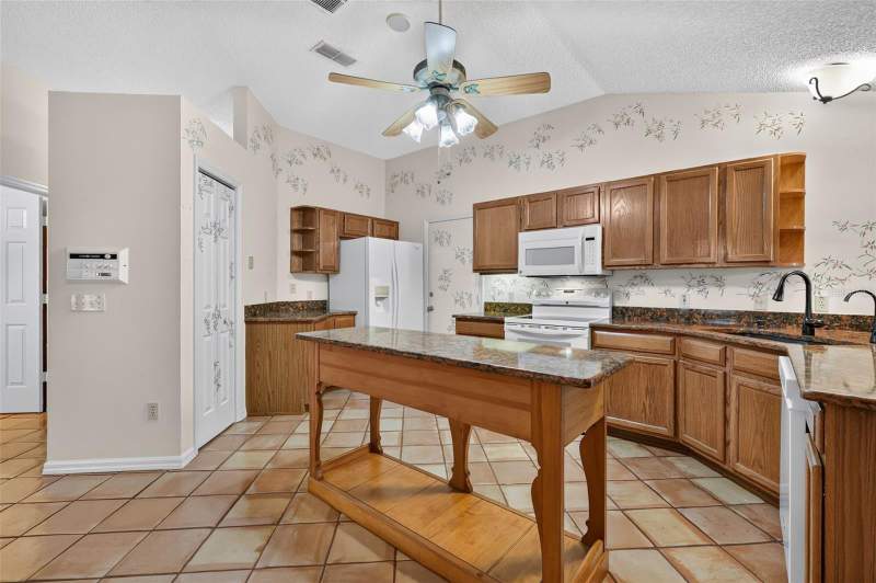 2 bedroom Villa at 1519 Martinez Drive, The Villages, The Villages — photo 5