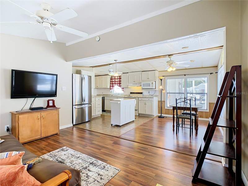 2 bedroom Manufactured Home at 9000 US Hwy 192 #897, Outdoor Resorts Of America, Clermont — photo 3