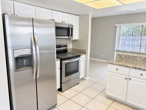 432 Regal Park Drive, Valrico FL - photo 7 of 18