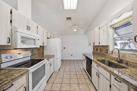 26233 Newcombe Circle, Leesburg FL - photo 16 of 80