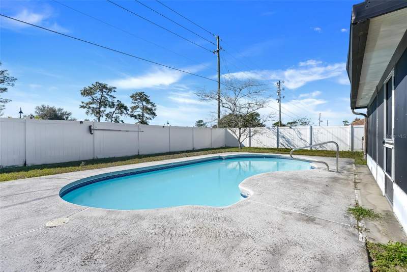 4 bedroom Single Family Residence at 105 Dorchester Court, Poinciana Village 2 Nbhd 1, Kissimmee — photo 3