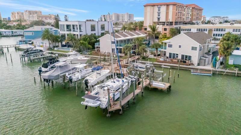 1 bedroom Half Duplex at 673 BAY ESPLANADE #204, FIVE PALMS MOTEL CONDO, CLEARWATER BEACH — photo 5