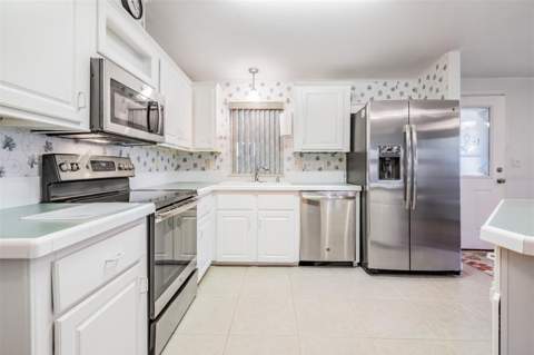 37443 Gill Avenue, Zephyrhills FL - photo 17 of 61