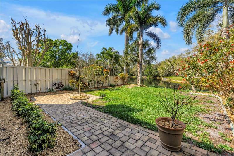 3 bedroom Townhouse at 812 Amelia Court, Riviera Bay Second Add, St Petersburg — photo 3