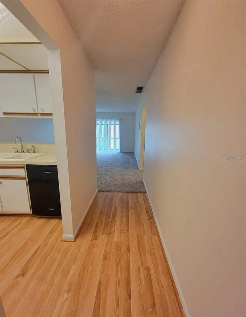 2 bedroom Condominium at 100 E Kentucky Ave #103D, Deland Oaks Condo, Deland — photo 3