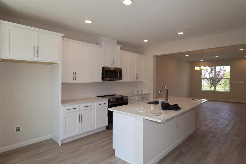 3 bedroom Townhouse at 1417 Hyde Street, Center Lake On The Park, St Cloud — photo 4