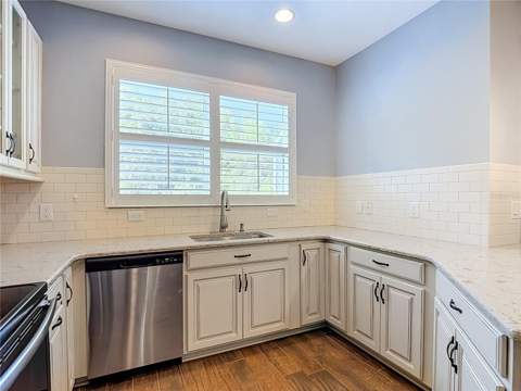 30305 Southwell Lane, Wesley Chapel FL - photo 16 of 48