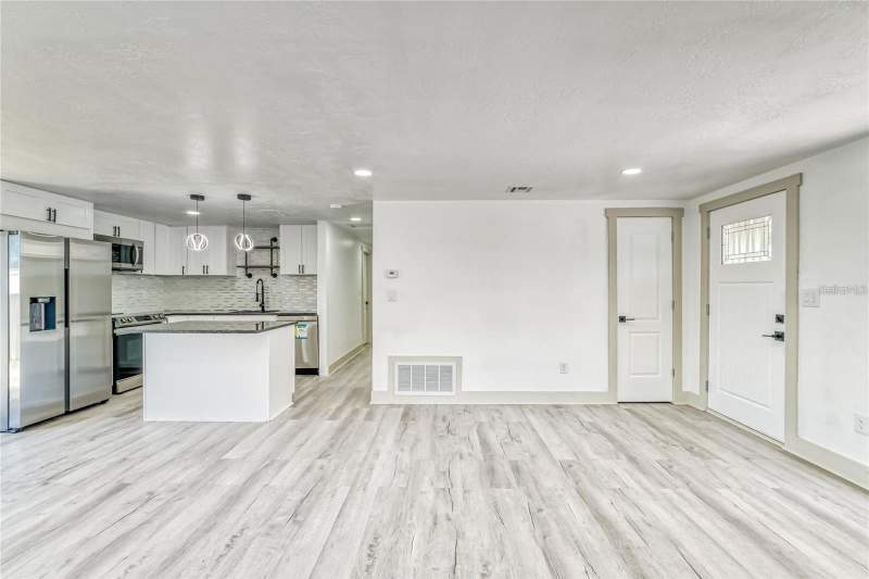 3 bedroom Single Family Residence at 1300 Melonwood Avenue, Woodvalley Unit 5, Clearwater — photo 3