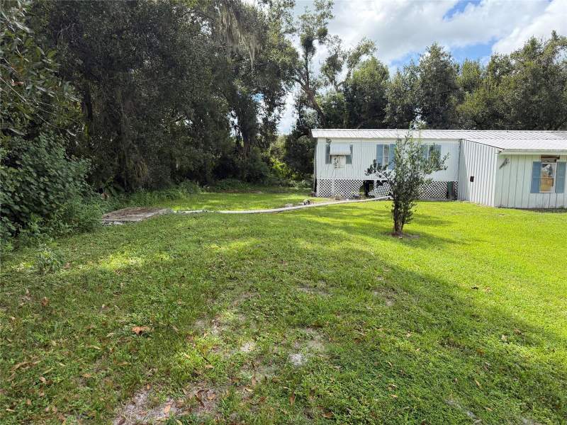 2 bedroom Manufactured Home at 3742 Valley Farm Road, Lewellyn Country Estate, Lakeland — photo 2
