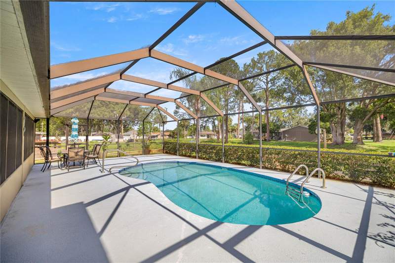 4 bedroom Single Family Residence at 36 SE Chinica Drive, Timucuan Island Unit 1, Summerfield — photo 2