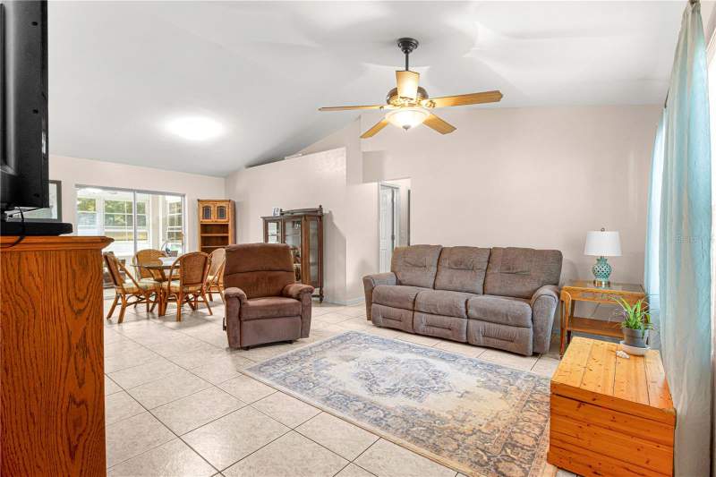 3 bedroom Single Family Residence at 645 SE 56th Avenue, Delcrest, Ocala — photo 3