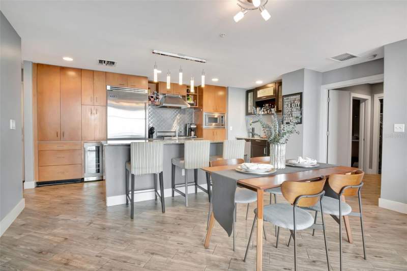 2 bedroom Condominium at 1120 E Kennedy Boulevard #1512, Grand Central At Kennedy Resid, Tampa — photo 3