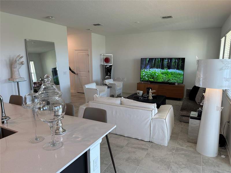 4 bedroom Single Family Residence at 8946 Fluffy Lie Court, Stoneybrook South North Prcl Ph 5, Davenport — photo 3