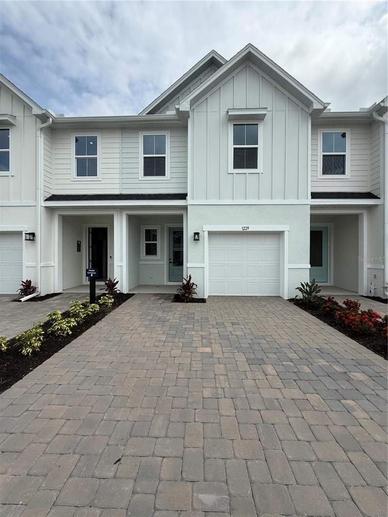 3 bedroom Townhouse at 1229 PINEYWOOD FIELD DRIVE, PINE POINTE, DAVENPORT — photo 1