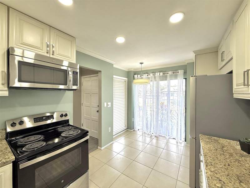 2 bedroom Condominium at 942 N Beneva Road #V28, Glen The, Sarasota — photo 5